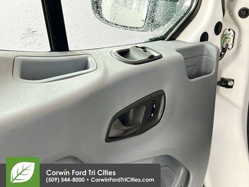Used 2018 Ford Transit 150 XLT image 11