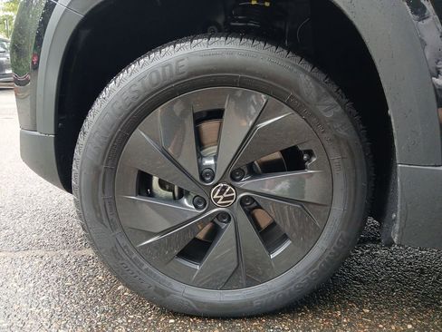 New 2025 Volkswagen Taos S image 25