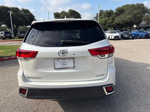 Used 2018 Toyota Highlander Limited FWD image 4