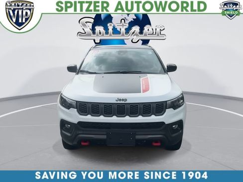 Used 2025 Jeep Compass Trailhawk AWD/4WD image 3