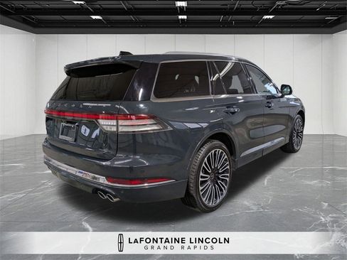 Certified 2025 Lincoln Aviator Black Label image 5