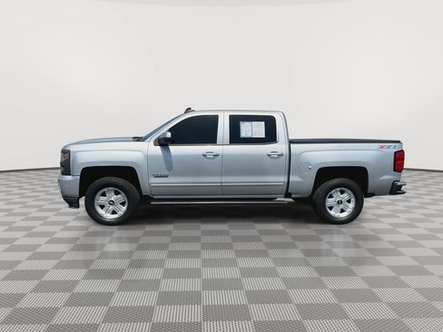 Used 2018 Chevrolet Silverado 1500 LT w/ Texas Edition AWD/4WD image 5