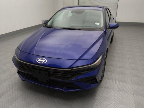 Used 2025 Hyundai Elantra SEL image 15