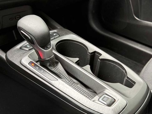 Used 2024 Chevrolet Trax LS image 25