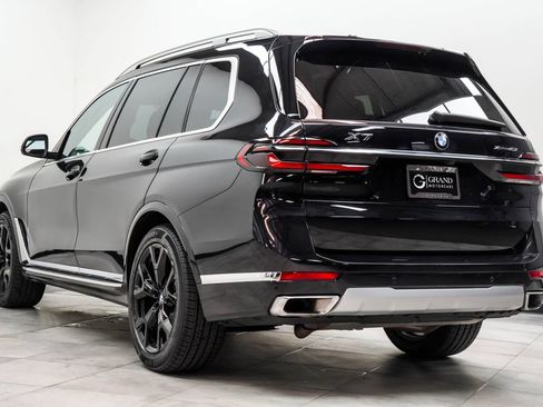 Used 2025 BMW X7 xDrive40i AWD/4WD image 11