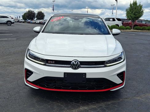Used 2025 Volkswagen Jetta GLI Autobahn FWD image 2