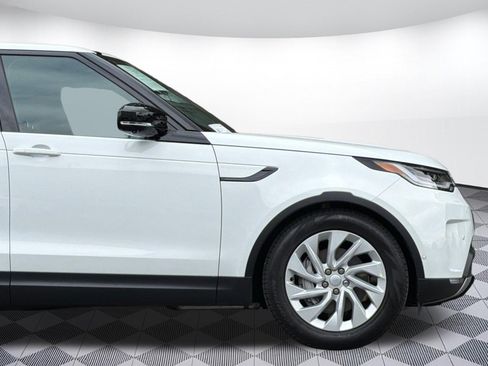 Certified 2025 Land Rover Discovery S AWD/4WD image 37