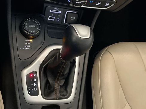 Used 2015 Jeep Cherokee Limited w/ Trailer Tow Group image 20