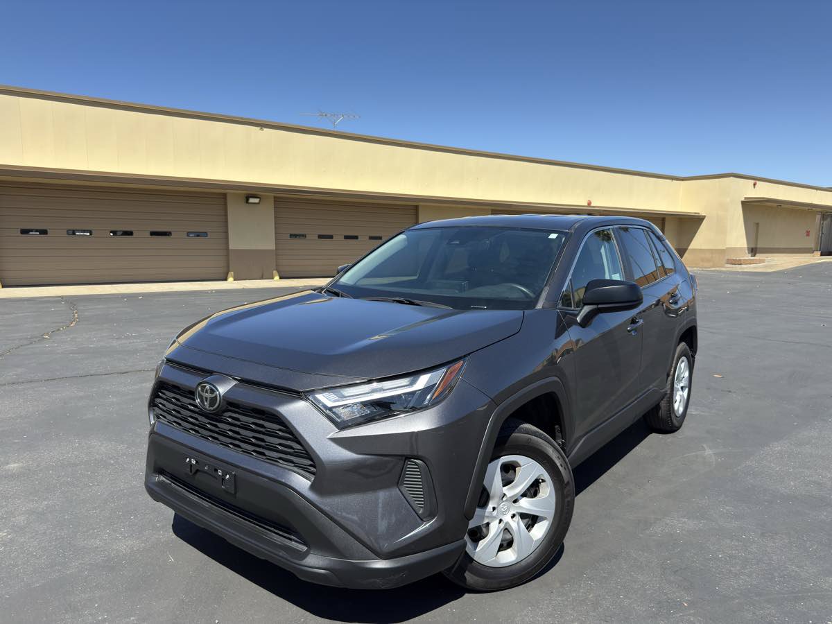 Used 2024 Toyota RAV4 LE FWD image 3