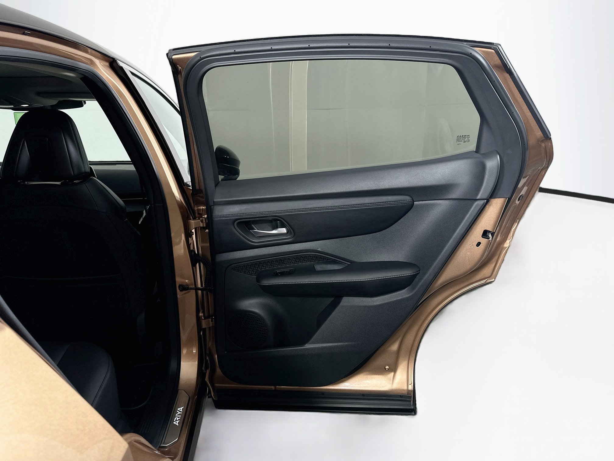 Used 2023 Nissan Ariya FWD image 31