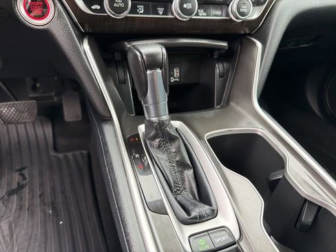 Used 2018 Honda Accord Touring image 15