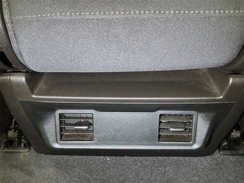 Used 2019 Chevrolet Silverado 1500 Custom w/ Custom Value Package image 21