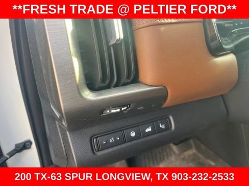 Used 2024 Nissan Pathfinder Platinum FWD image 15