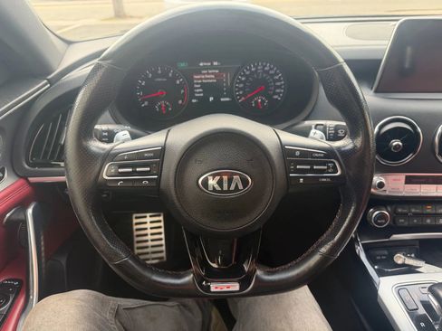 Used 2019 Kia Stinger GT2 image 12
