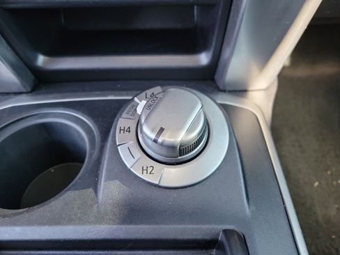 Used 2015 Toyota 4Runner SR5 Premium image 12