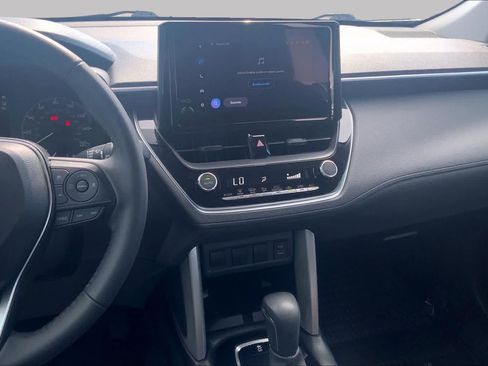 Used 2024 Toyota Corolla Cross LE FWD image 7