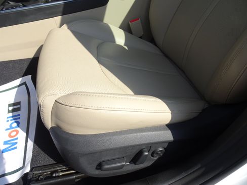 Used 2015 Hyundai Sonata Limited w/ Option Group 05 FWD image 9