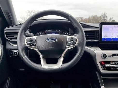 Certified 2023 Ford Explorer XLT w/ Equipment Group 202A image 5