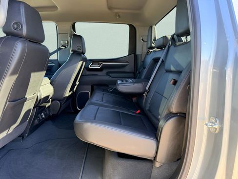 Used 2025 GMC Sierra 1500 SLT image 17