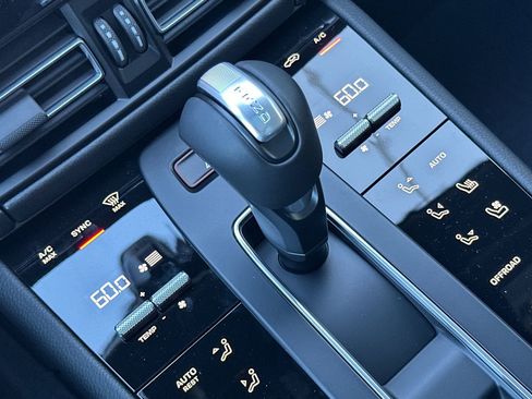 New 2026 Porsche Macan AWD/4WD image 28