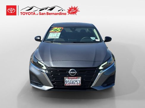 Used 2025 Nissan Altima 2.5 S FWD image 8