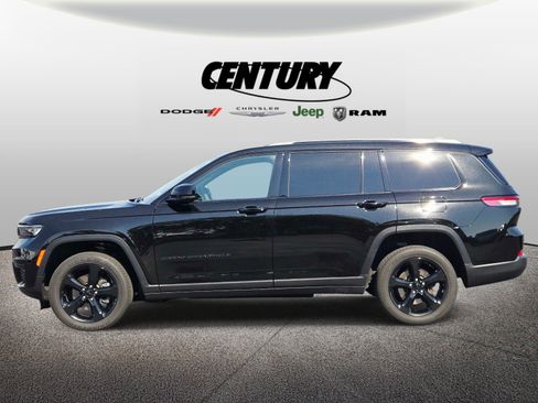 Used 2024 Jeep Grand Cherokee L Altitude AWD/4WD image 7