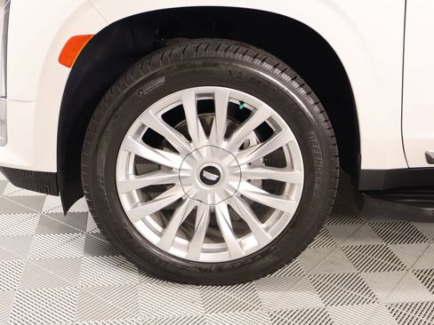 Used 2022 Cadillac Escalade Luxury AWD/4WD image 17
