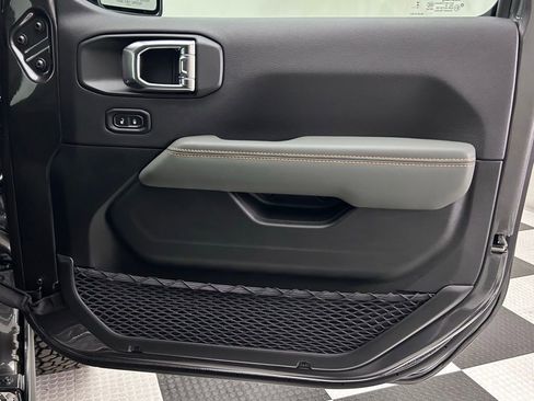 New 2025 Jeep Gladiator Mojave image 20