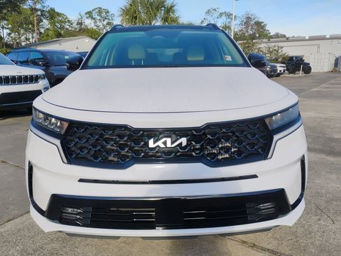 Used 2022 Kia Sorento EX w/ Panoramic Sunroof Package image 3