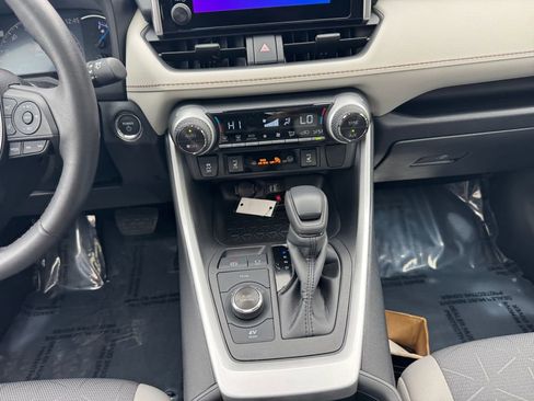 Used 2024 Toyota RAV4 XLE w/ Convenience Package image 11