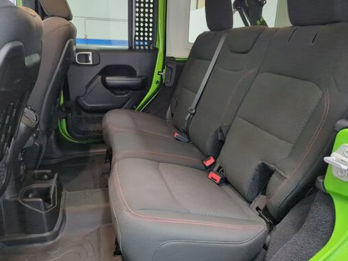 Used 2020 Jeep Wrangler Unlimited Rubicon w/ Dual Top Group AWD/4WD image 27
