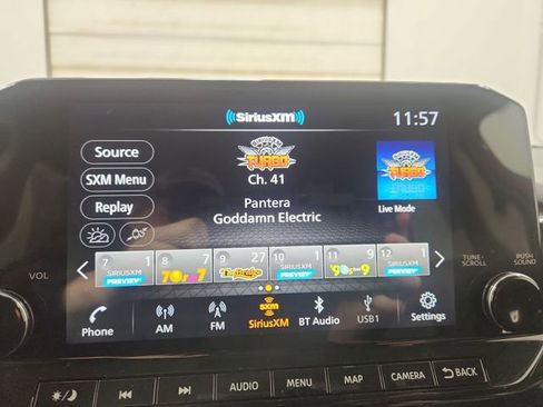 Used 2023 Nissan Pathfinder SL image 13