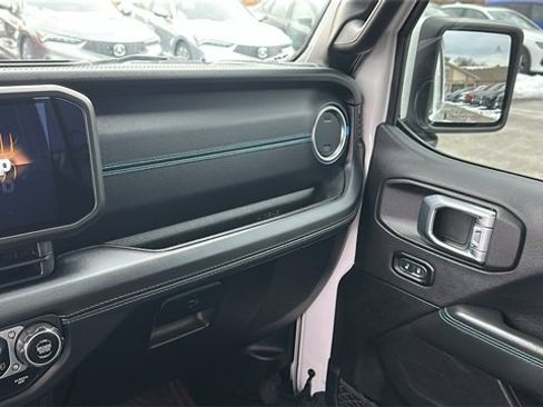 Used 2024 Jeep Wrangler High Altitude image 19