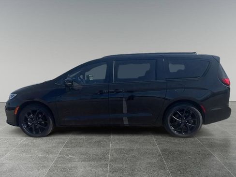 New 2026 Chrysler Pacifica Select w/ S Appearance Package image 6