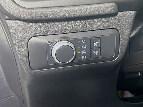 Used 2020 Ford Escape SE image 12