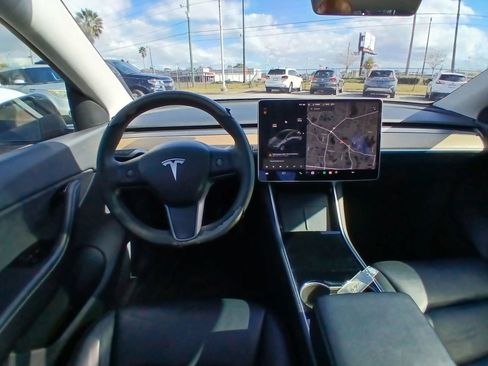 Used 2021 Tesla Model Y 2WD image 25