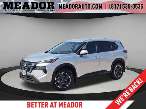 Used 2024 Nissan Rogue SV FWD image 1