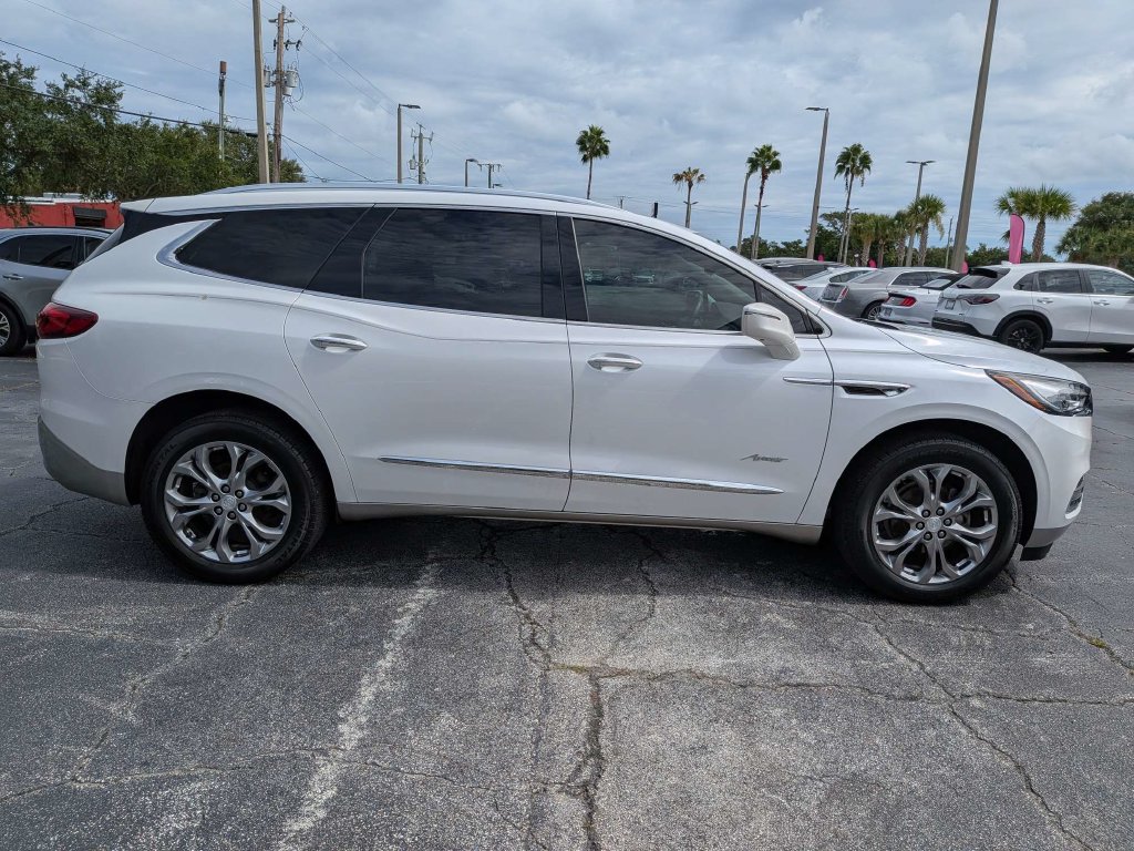 Used 2019 Buick Enclave Avenir w/ Avenir Technology Package FWD image 3