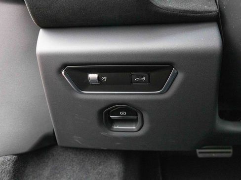 New 2026 Lotus Emira SE image 28