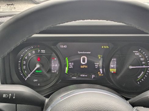 Used 2025 Jeep Wrangler Unlimited Sahara w/ Safety Group image 25