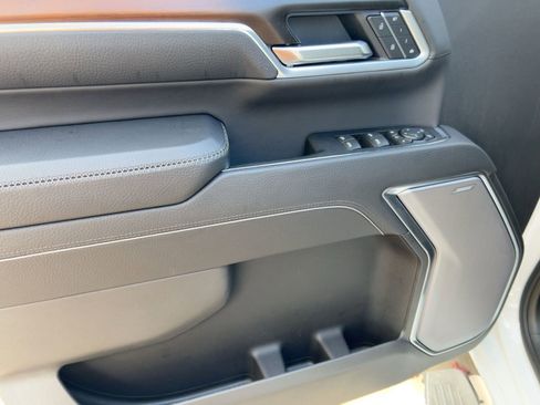 Certified 2025 GMC Sierra 2500 Denali image 12