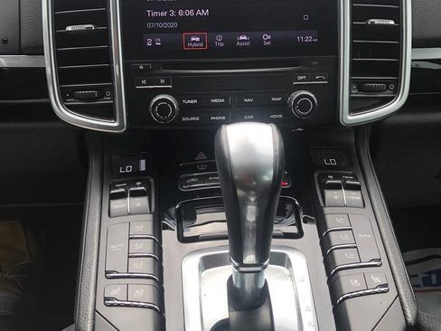 Used 2017 Porsche Cayenne S Platinum image 16