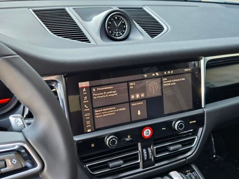 New 2026 Porsche Macan AWD/4WD image 21