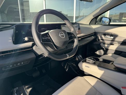 Used 2024 Nissan Ariya AWD image 36