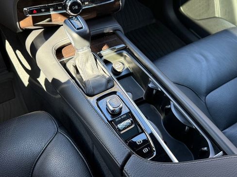 Used 2019 Volvo XC90 T6 Momentum w/ Protection Package Premier image 32