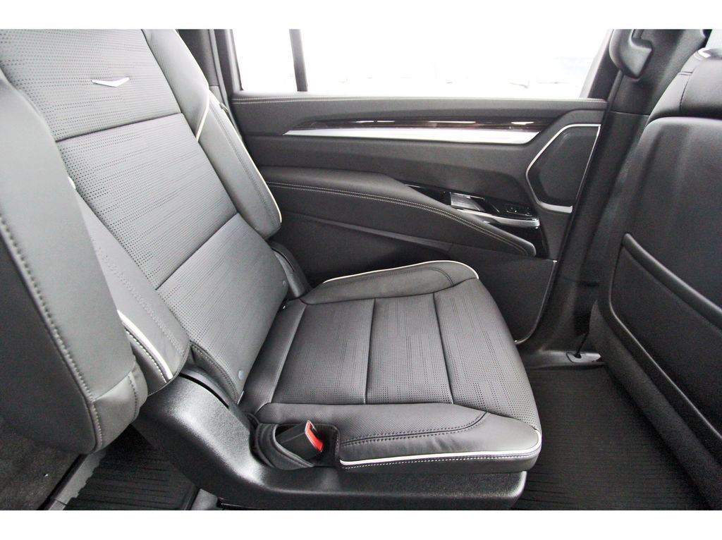 New 2027 Cadillac Escalade ESV Luxury RWD image 11