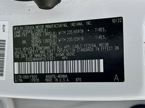 Used 2023 Toyota Highlander LE image 32