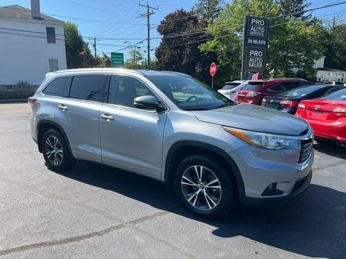 Used 2016 Toyota Highlander XLE AWD/4WD image 1