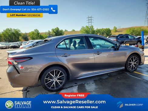 Used 2022 Toyota Camry SE w/ Cold Weather Package AWD/4WD image 4