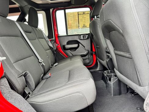Used 2021 Jeep Wrangler Unlimited Sport AWD/4WD image 14